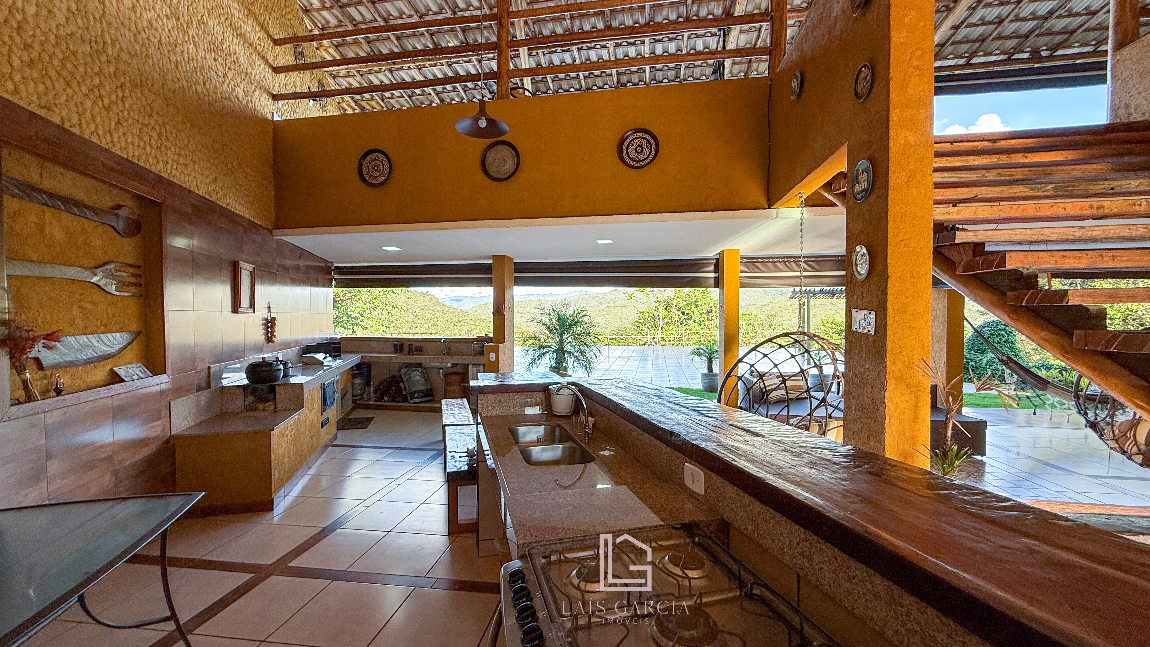 Casa à Venda em Condomínio