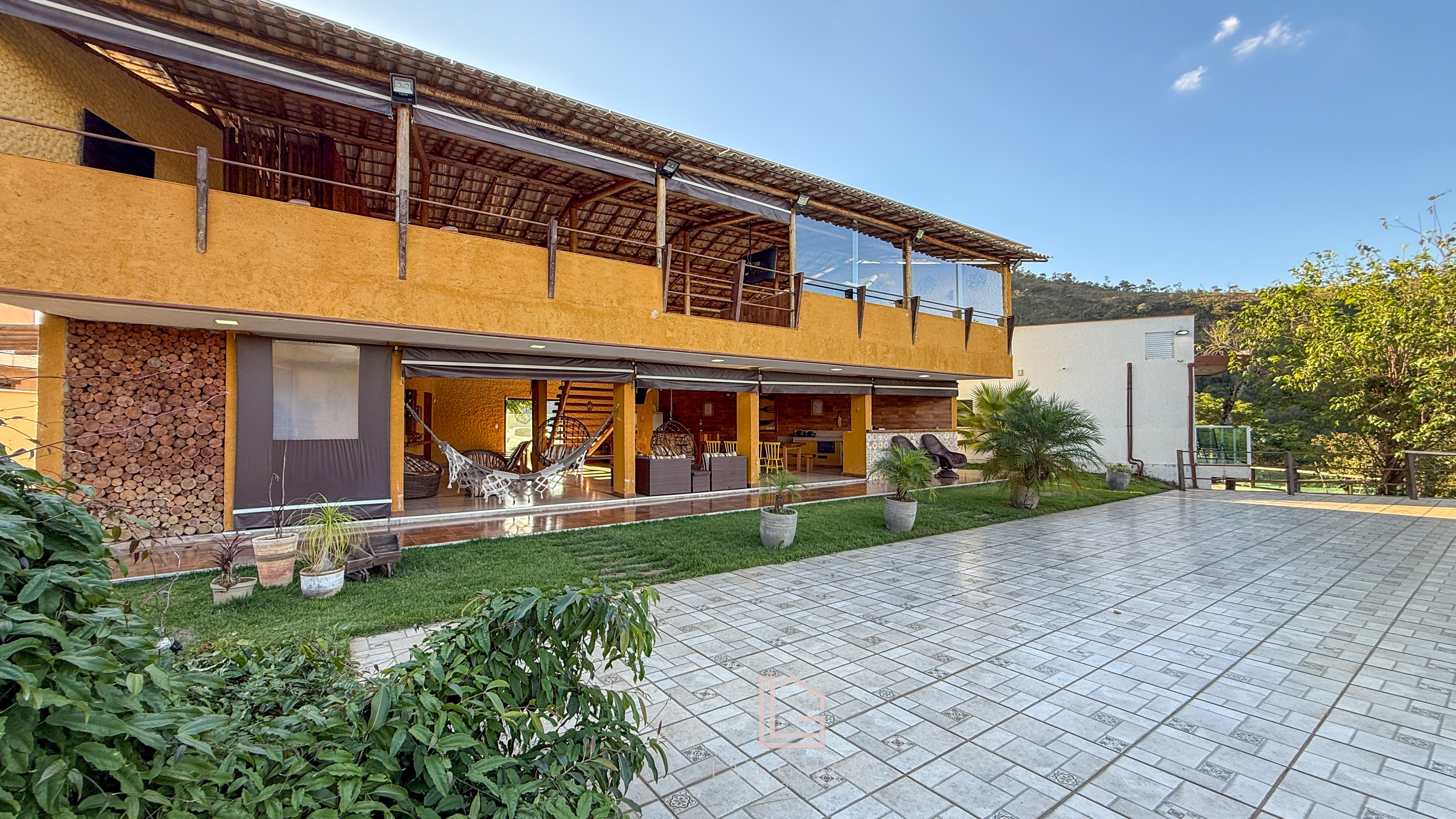 Casa à Venda em Condomínio