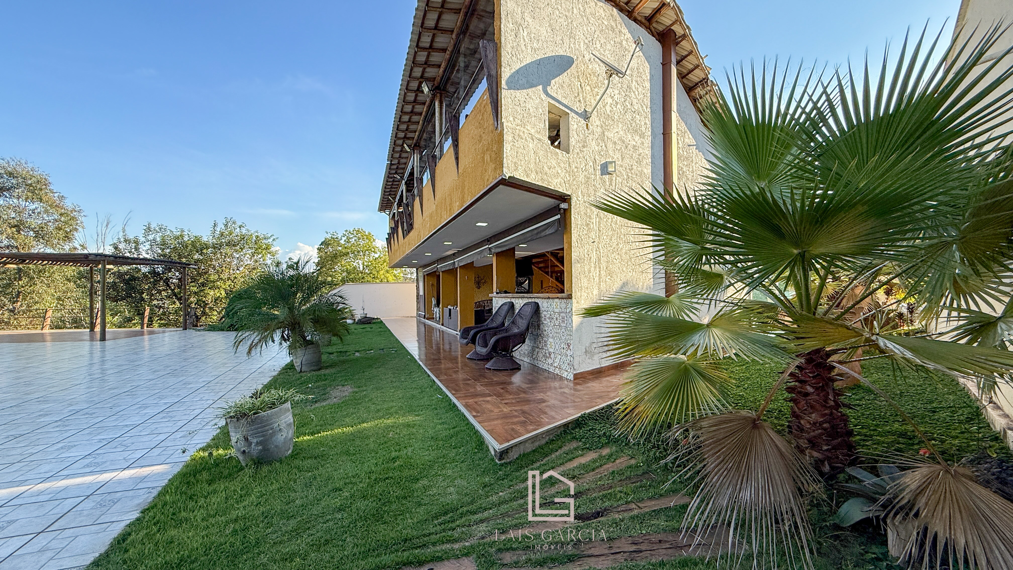 Casa à Venda em Condomínio