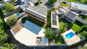 Casa à Venda em Condomínio