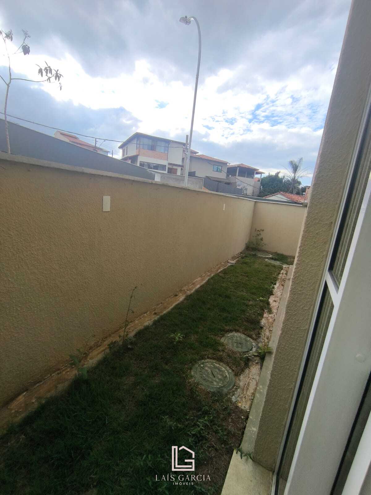 Duplex à Venda no Bairro Ipê Amarelo